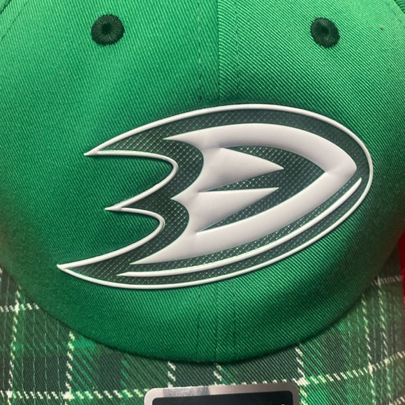 🆕 NHL Anaheim Ducks Fanatics Green Plaid Ball Hat, Snap Strap Adjustable🍀 - Picture 3 of 10